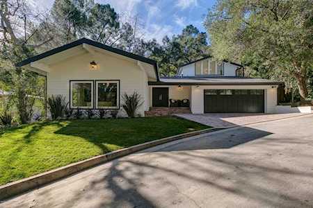 438 Somerset Place La Canada Flintridge, CA 91011