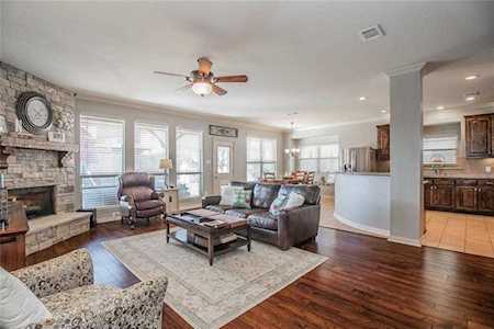 2119 Parkhurst Court Wylie, TX 75098