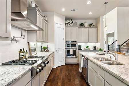 155 Capstone Ct Dripping Springs, TX 78620