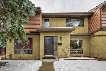 2300 Oakmoor Drive SW #128 Calgary, AB T2V 4N7