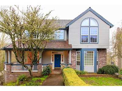 1922 NW New Hope Ct Portland, OR 97229