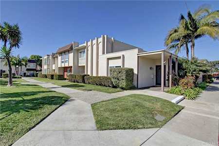 9942 Barranca Circle Huntington Beach, CA 92646