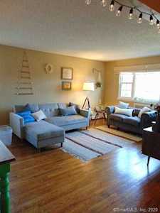19 Sigwin Drive #19 Wallingford, CT 06492