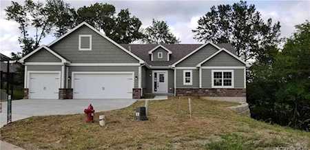1017 SE Wood Ridge Ct Blue Springs, MO 64014