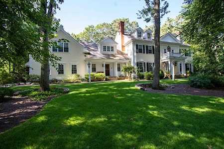 190 Winding River Rd Wellesley, MA 02482