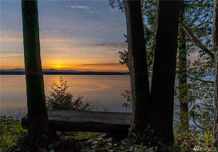 16206 94th Ave NW Stanwood, WA 98292