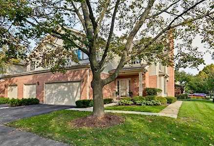 218 College Dr Mount Prospect, IL 60056