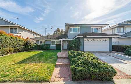 1091 Salvador Street Costa Mesa, CA 92626