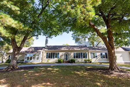 10301 Carriage House Ct Louisville, KY 40223
