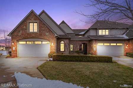 10743 Waterfall Ct Green Oak Twp, MI 48178