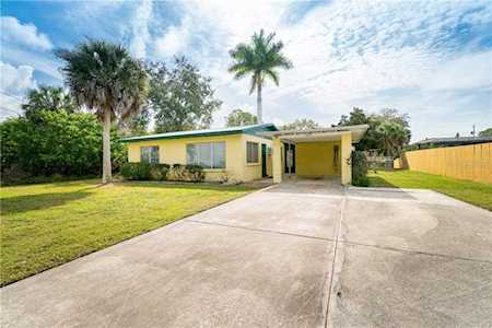 1025 E 2Nd Street Englewood, FL 34223