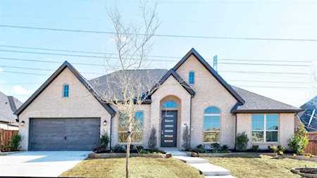 988 Myers Park Trail Roanoke, TX 76262