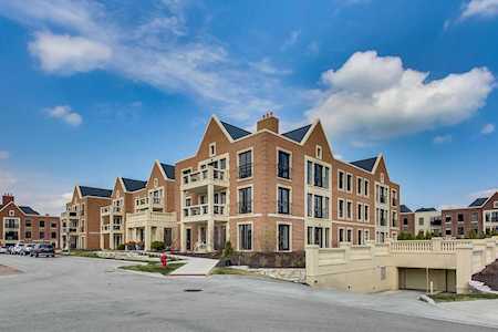 1155 Kelmscott Way #102 Lake Forest, IL 60045
