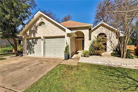 2718 Bobby Ln Austin, TX 78745