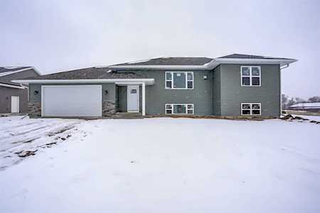 590 Pauquette Pines Ln Poynette, WI 53955