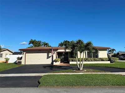 1101 NW 91st Ave Pembroke Pines, FL 33024