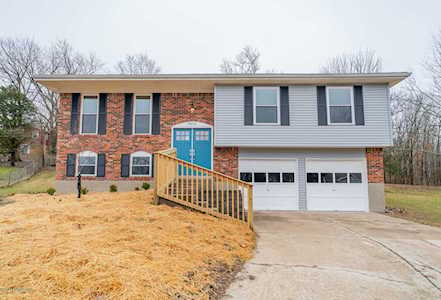 9216 Woodreed Ct Crestwood, KY 40014