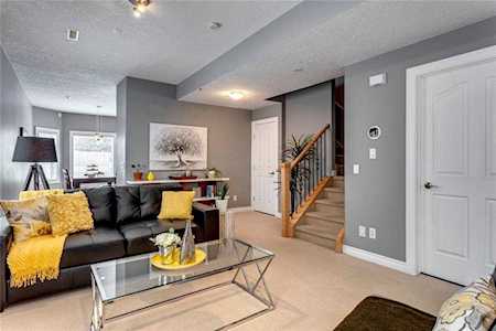 16 West Cedar Rise SW Calgary, AB T3H 5E2