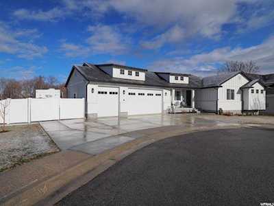 1640 W Roenewood S Cir Taylorsville, UT 84123