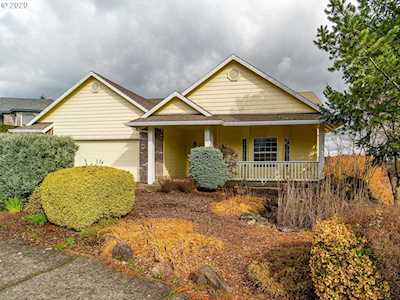 15745 SE Bybee Dr Portland, OR 97236