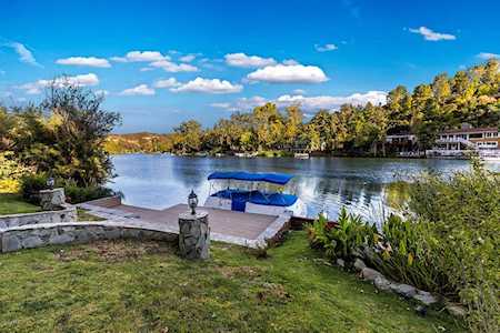 2230 N Triunfo Agoura Hills, CA 91301