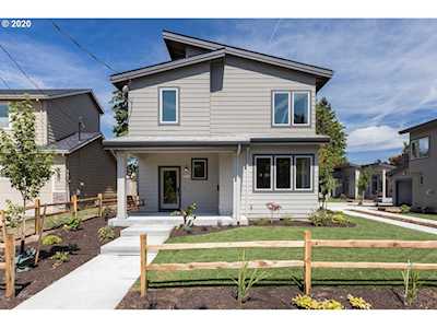 7027 SE Sherrett St #A Portland, OR 97206