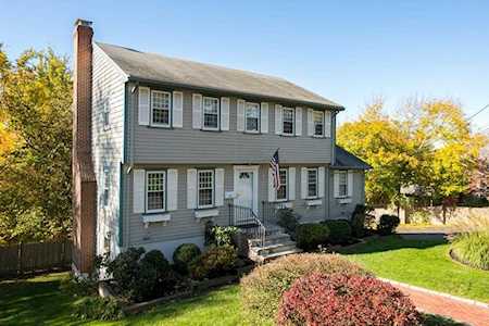 48 Park View Drive Hingham, MA 02043