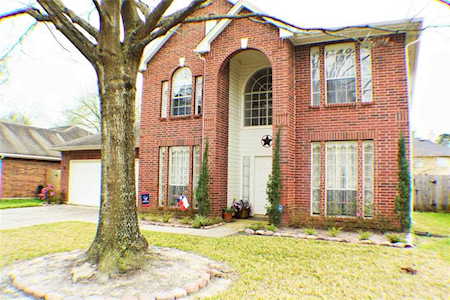 4815 Dove Springs Dr Houston, TX 77066