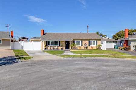 6121 Kelley Circle Huntington Beach, CA 92647