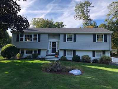 8 Ledgetree Medfield, MA 02052