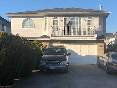 19085 117A Avenue Pitt Meadows, BC V3Y 1Y5