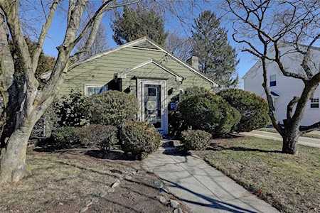 395 Mount Pleasant AV Providence, RI 02908