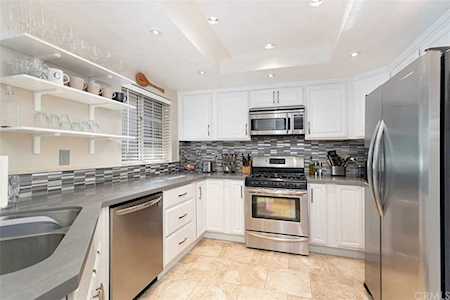 8072 E Brightstar Place Anaheim Hills, CA 92808