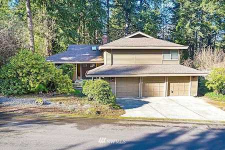 9050 Ridgeview Cir W University Place, WA 98466