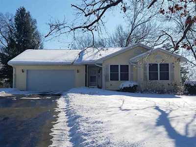 401 Lake Shore Dr Pardeeville, WI 53594