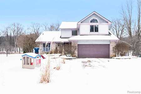 3932 Indian Camp Trl Howell Twp, MI 48855