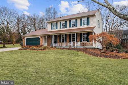 910 Jaysmith St Great Falls, VA 22066
