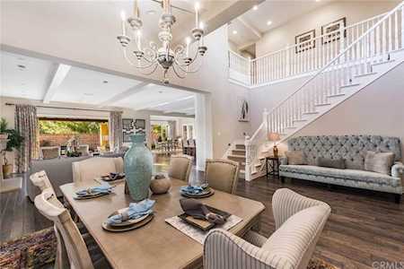 18 Shadybend Irvine, CA 92602