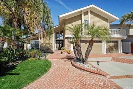 8361 Deepview Drive Huntington Beach, CA 92646