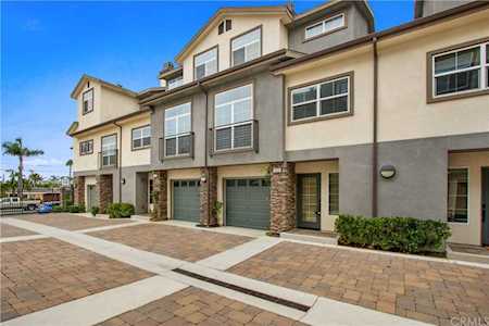 593 Seabright Circle Costa Mesa, CA 92627