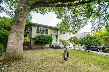 20823 River Road Maple Ridge, BC V2X 1Z8