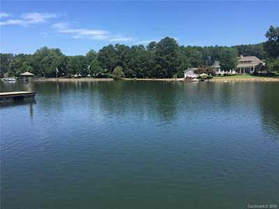 156 Shipyard Pointe Rd Mooresville, NC 28117