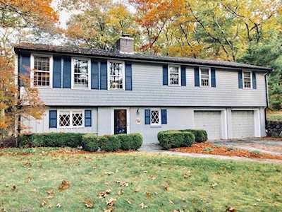 6 Crest Circle Medfield, MA 02052