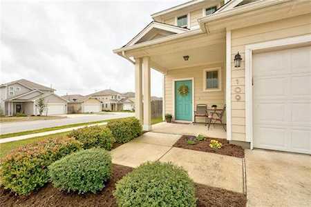 109 Sambar Dr Buda, TX 78610