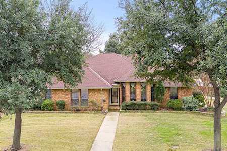 2961 River Crest Street Grapevine, TX 76051