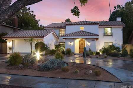 23306 Canzonet Street Woodland Hills, CA 91367