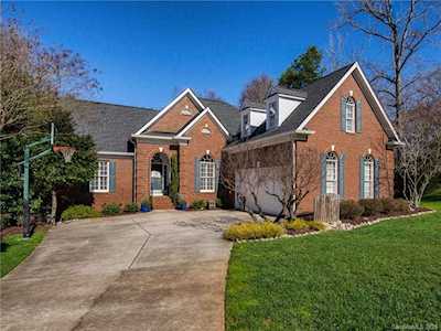 100 SARDIS POINTE Rd Matthews, NC 28105