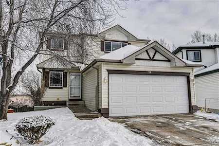 218 Harvest Oak Rise NE Calgary, AB T3K 4V1