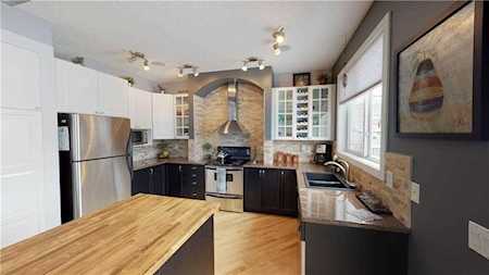 4 Westmount Road Okotoks, AB T1S 2J1