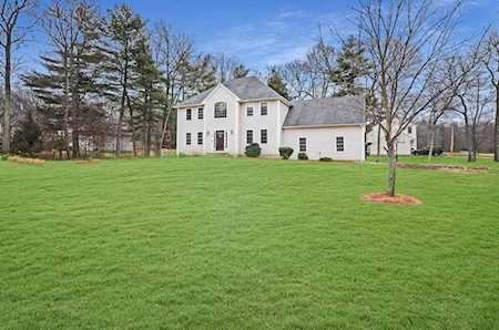 6 Wildflower Dr Sutton, MA 01590